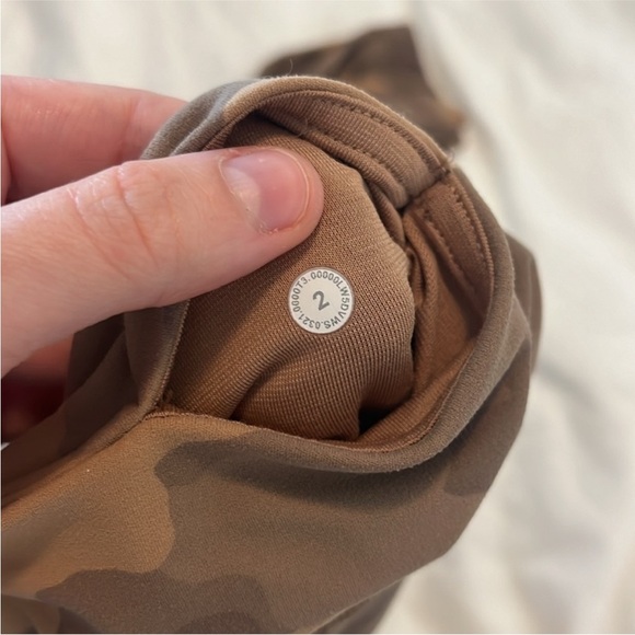 Lululemon Heritage 365 Camo Beige Align High-Rise Pant w/ Pockets | Size 2, 25” - Picture 5 of 10